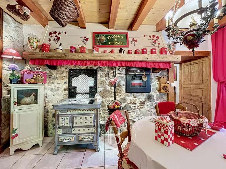 Bien atypique Seytroux - 4 chambres - 247m²