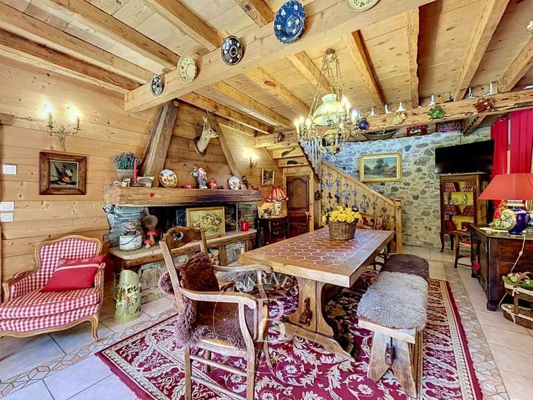 Bien atypique Seytroux - 4 chambres - 247m²
