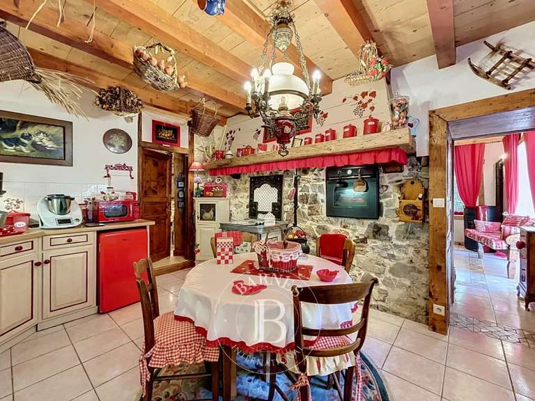 Bien atypique Seytroux - 4 chambres - 247m²