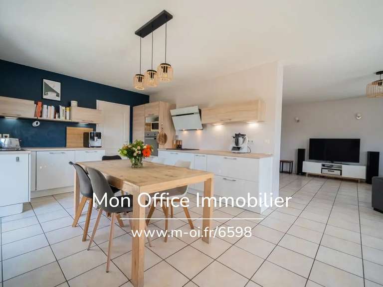 Maison Sillingy - 3 chambres - 111m²