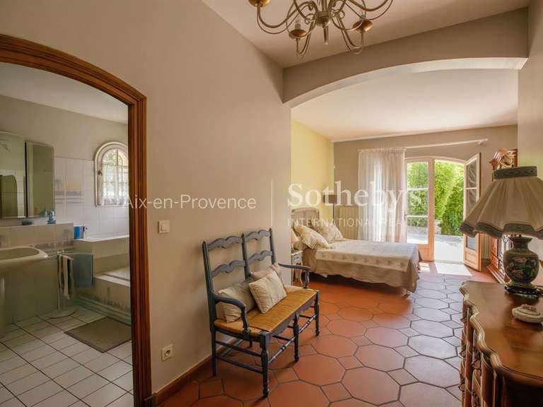 House Simiane-Collongue - 5 bedrooms - 384m²