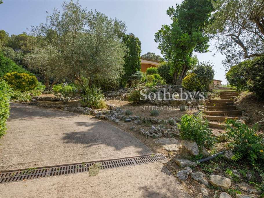 Maison Simiane-Collongue