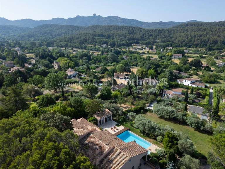 House Simiane-Collongue - 5 bedrooms - 384m²
