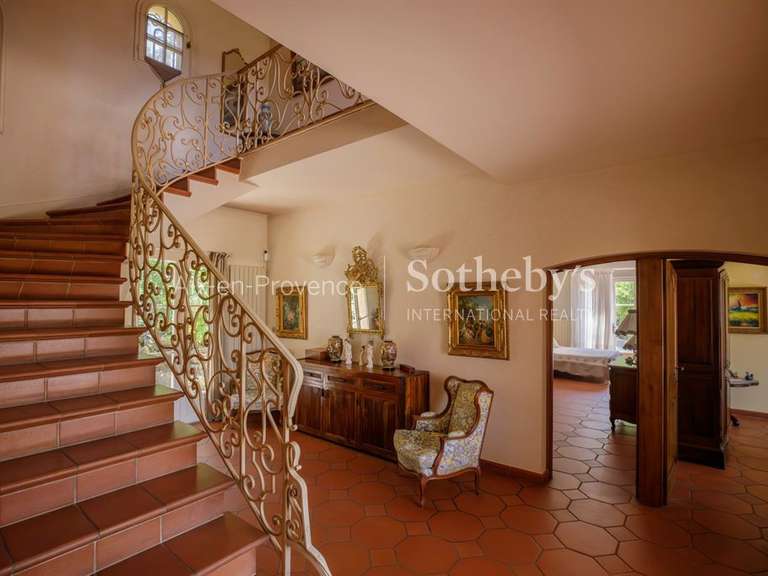 House Simiane-Collongue - 5 bedrooms - 384m²