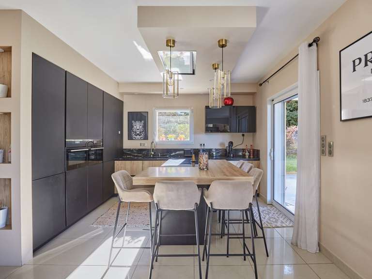 House Simiane-Collongue - 220m²