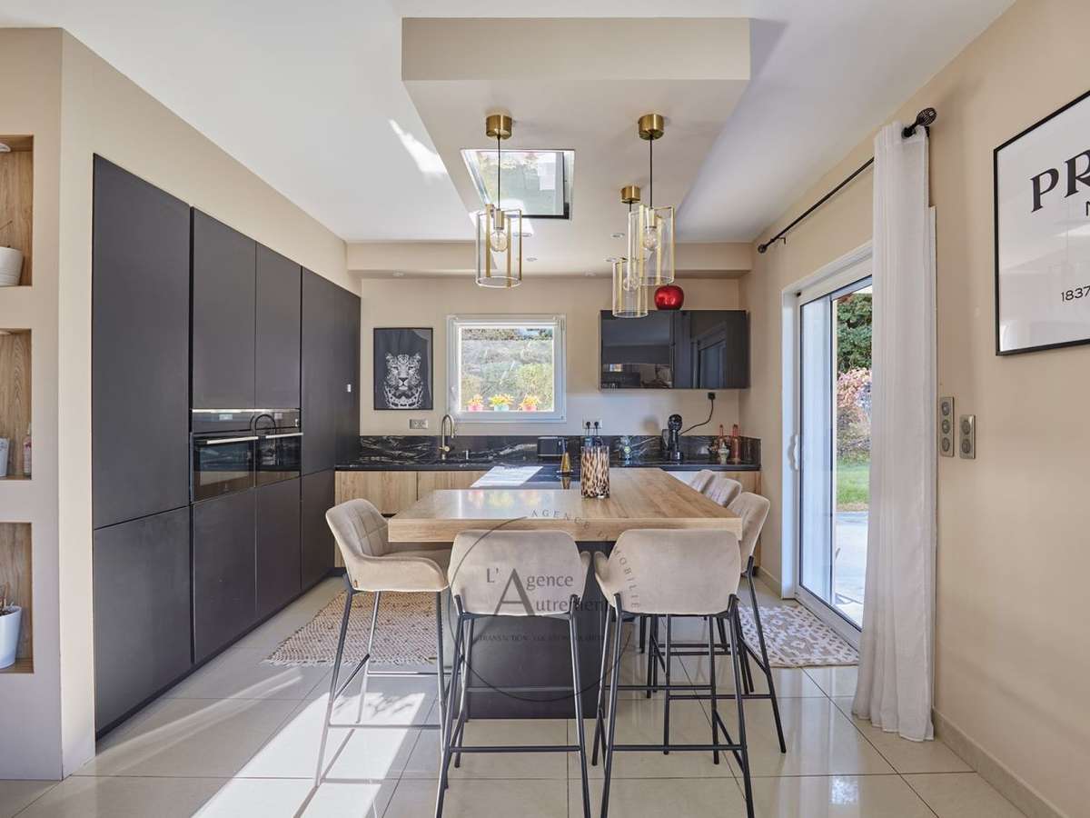 Maison Simiane-Collongue