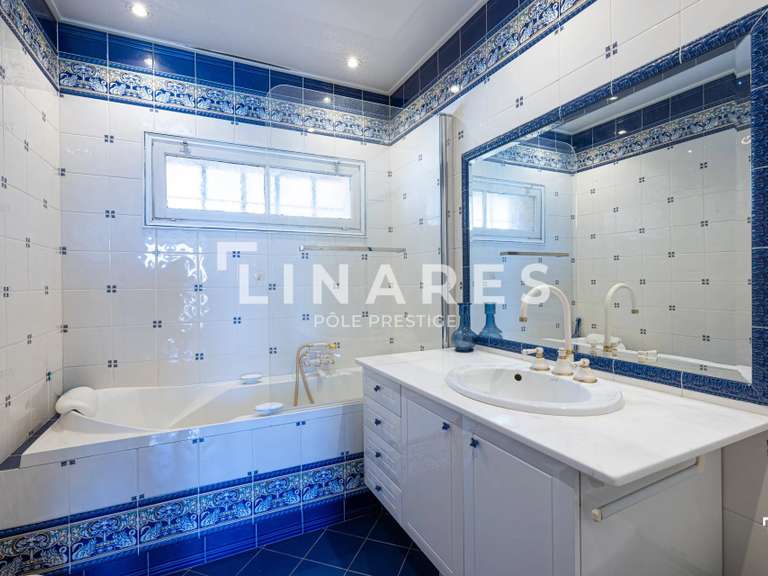 House Simiane-Collongue - 8 bedrooms - 310m²