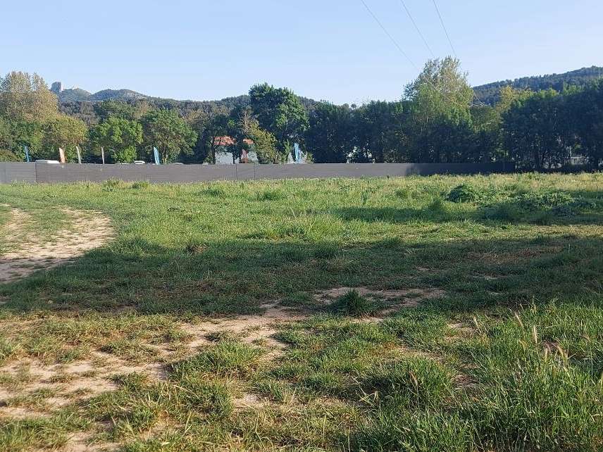 Terrain Simiane-Collongue