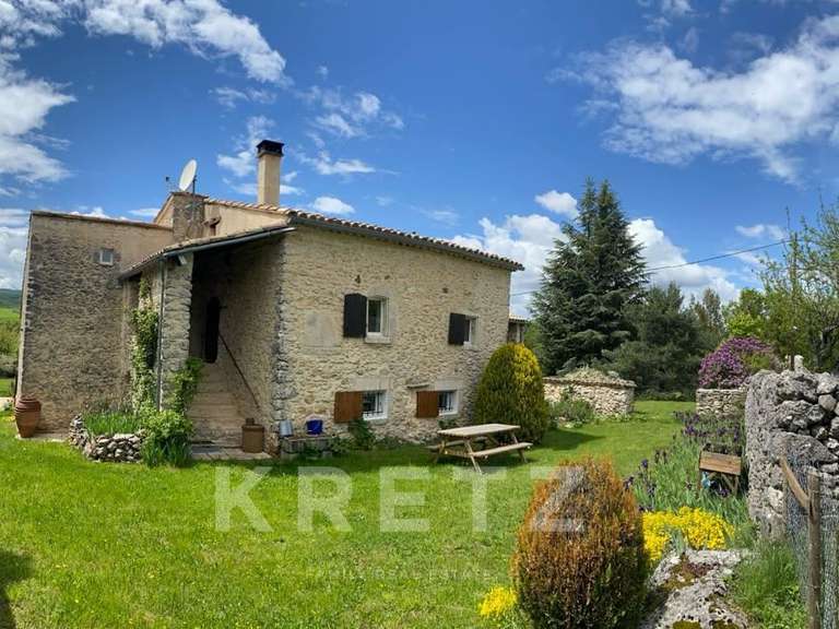 Maison Simiane-la-Rotonde - 3 chambres - 200m²