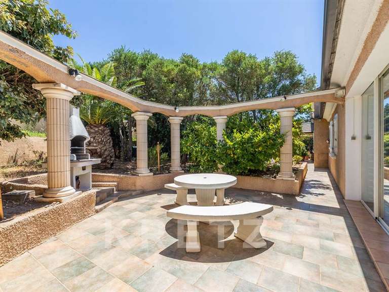 Maison Sisco - 4 chambres - 254m²