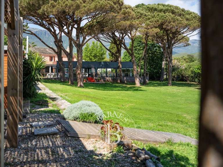Propriété avec Vue sur mer Sisco - 622m²