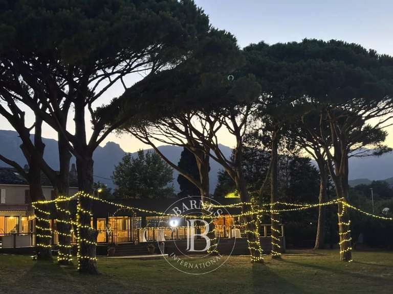 Propriété avec Vue sur mer Sisco - 622m²