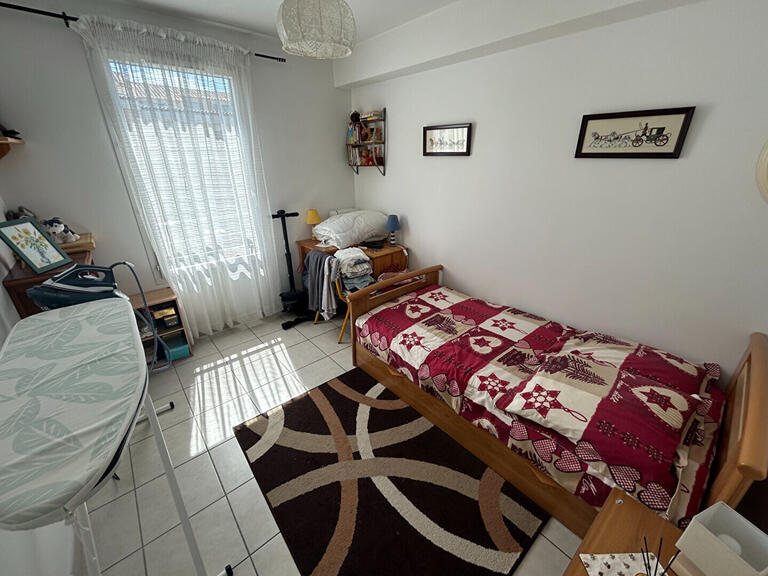 Apartment Six-Fours-les-Plages - 3 bedrooms - 124m²