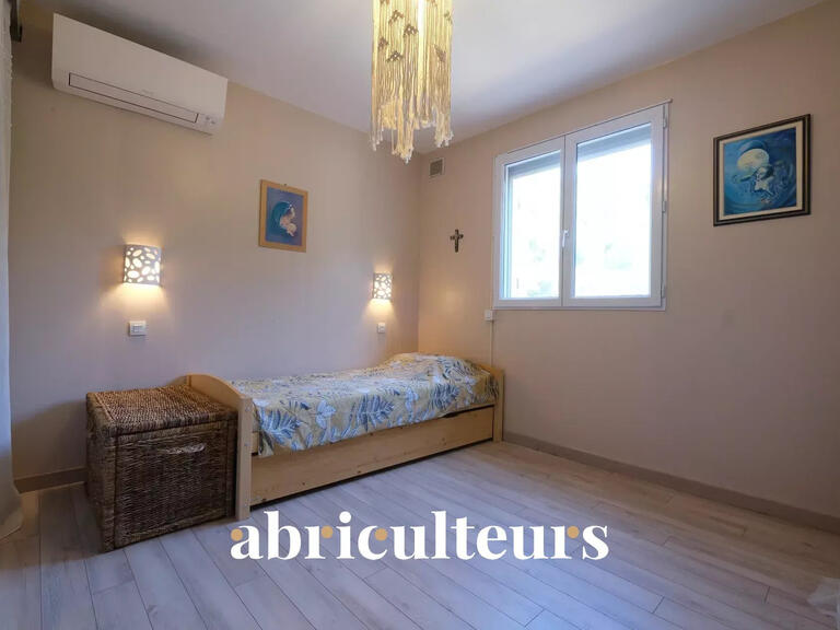Maison Six-Fours-les-Plages - 5 chambres - 207m²