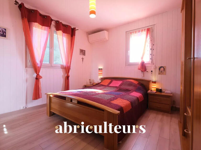 Maison Six-Fours-les-Plages - 5 chambres - 207m²