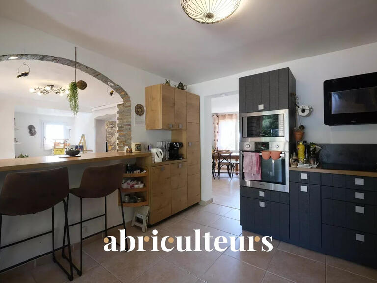 Maison Six-Fours-les-Plages - 5 chambres - 207m²