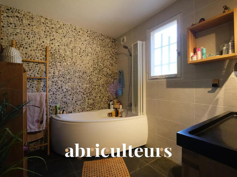 Maison Six-Fours-les-Plages - 5 chambres - 207m²