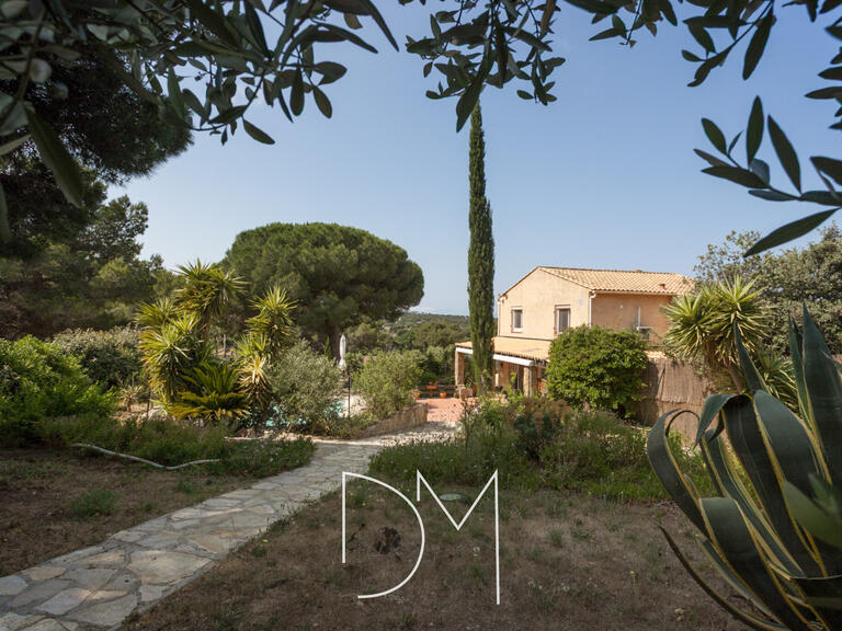 Maison Six-Fours-les-Plages - 5 chambres - 192m²