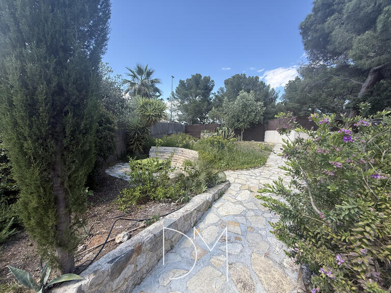 Maison Six-Fours-les-Plages - 5 chambres - 192m²