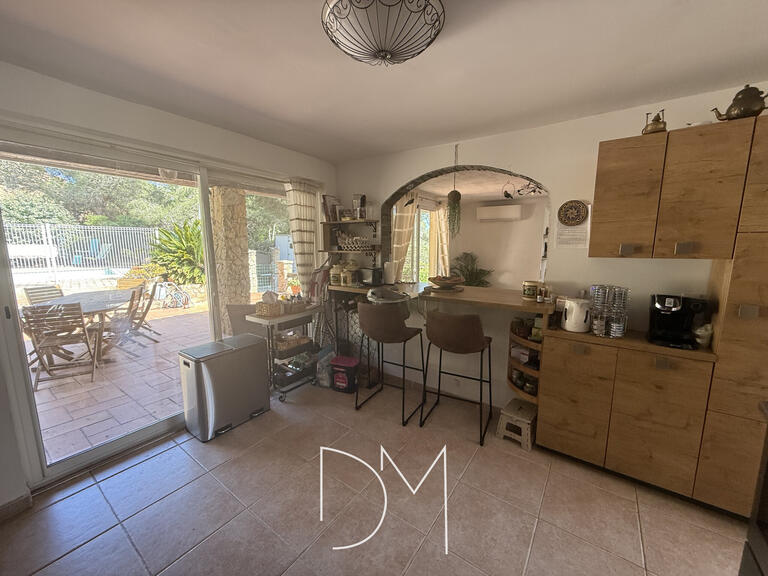 Maison Six-Fours-les-Plages - 5 chambres - 192m²