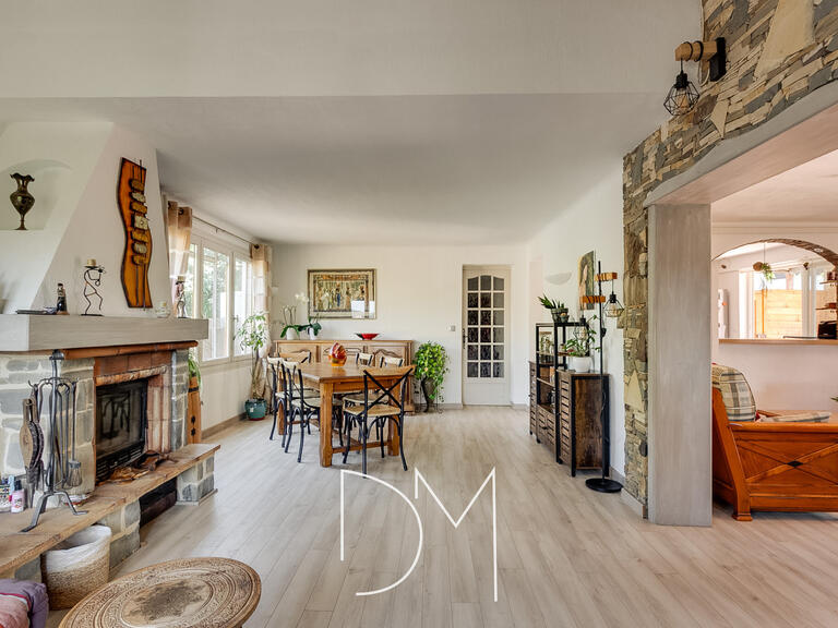 Maison Six-Fours-les-Plages - 5 chambres - 192m²