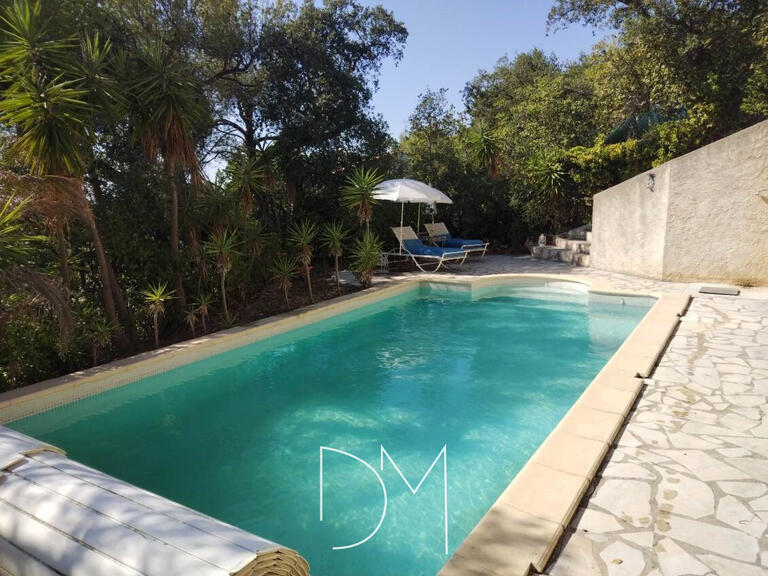 Maison Six-Fours-les-Plages - 5 chambres - 200m²