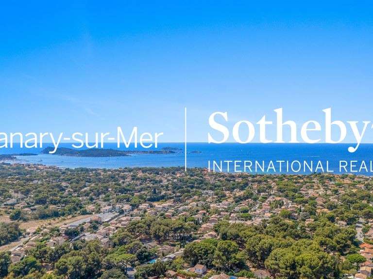 House Six-Fours-les-Plages - 4 bedrooms - 200m²