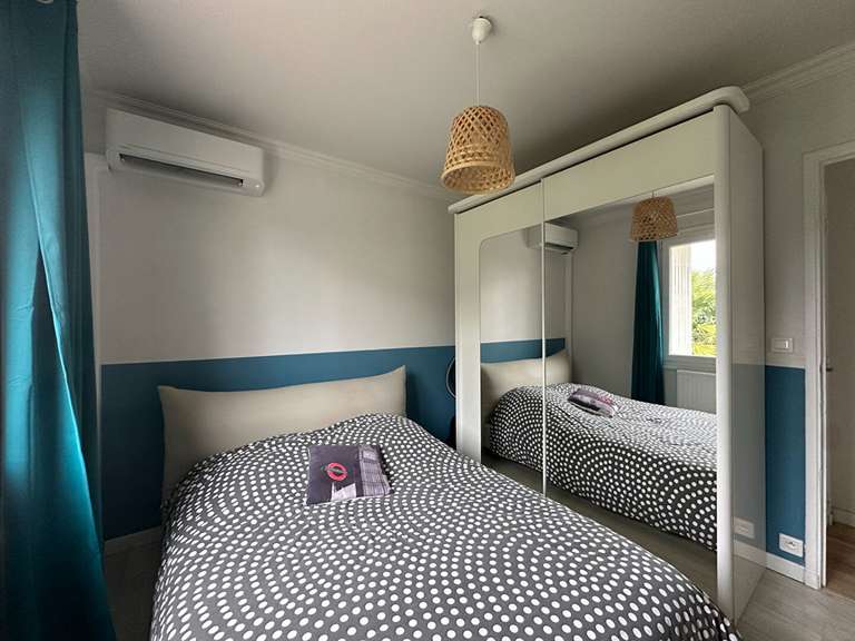 House Six-Fours-les-Plages - 3 bedrooms - 83m²