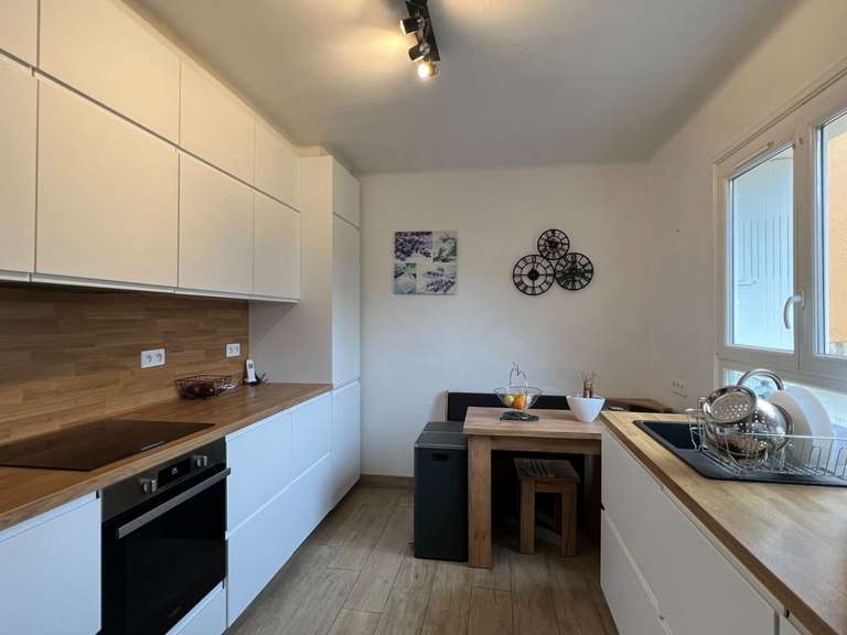 House Six-Fours-les-Plages - 3 bedrooms - 83m²