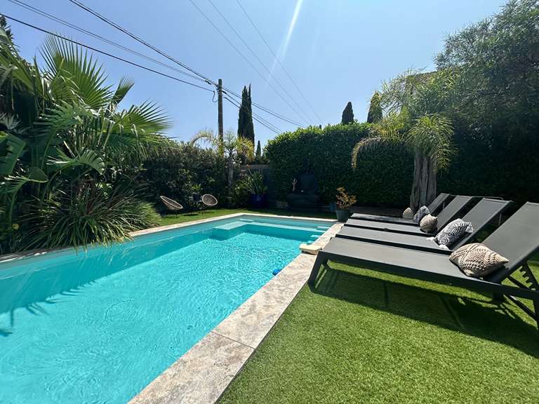 Maison Six-Fours-les-Plages - 3 chambres - 90m²