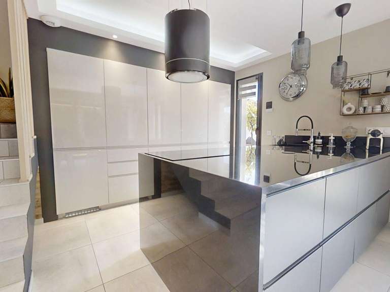 Maison Six-Fours-les-Plages - 3 chambres - 90m²