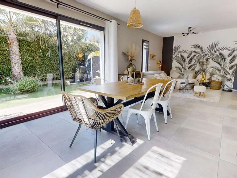 Maison Six-Fours-les-Plages - 3 chambres - 90m²