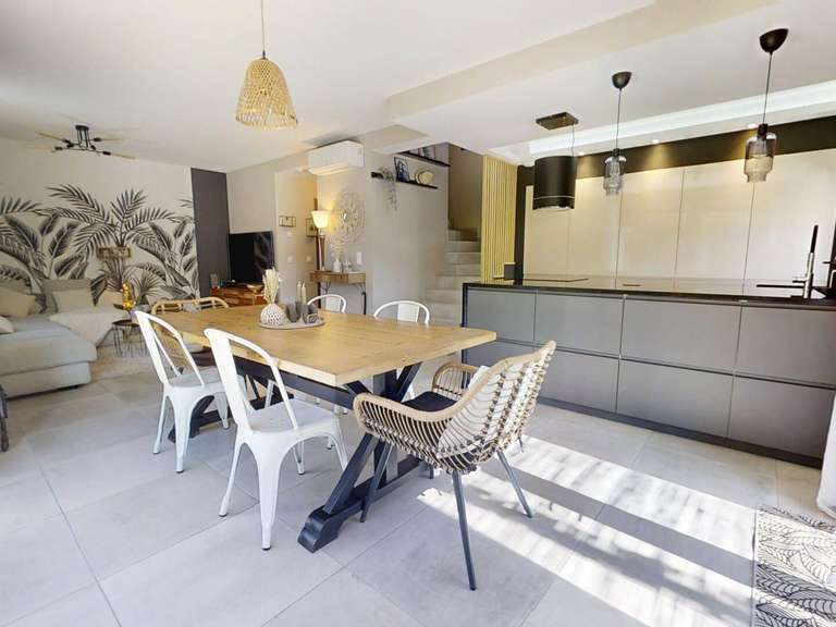 Maison Six-Fours-les-Plages - 3 chambres - 90m²