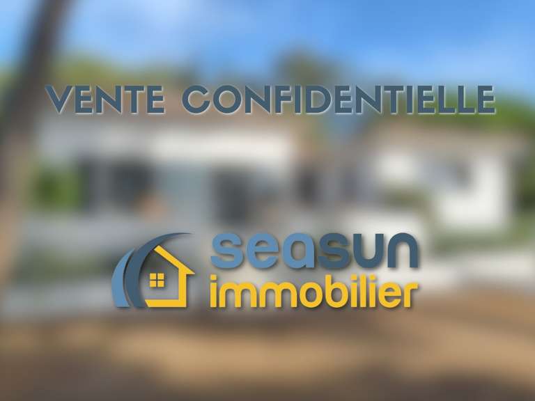 House Six-Fours-les-Plages - 4 bedrooms - 170m²