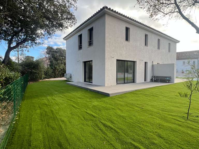 House Six-Fours-les-Plages - 3 bedrooms - 100m²