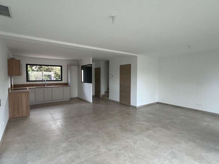 House Six-Fours-les-Plages - 3 bedrooms - 100m²