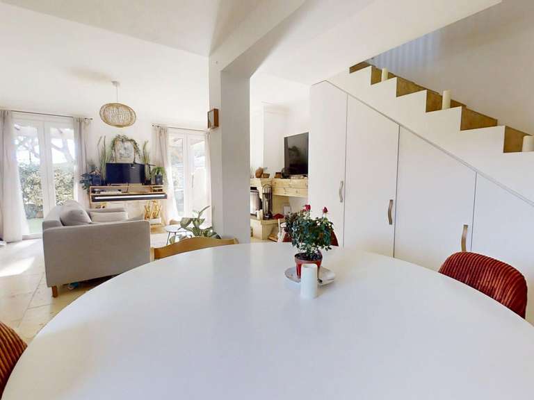 House Six-Fours-les-Plages - 3 bedrooms - 90m²