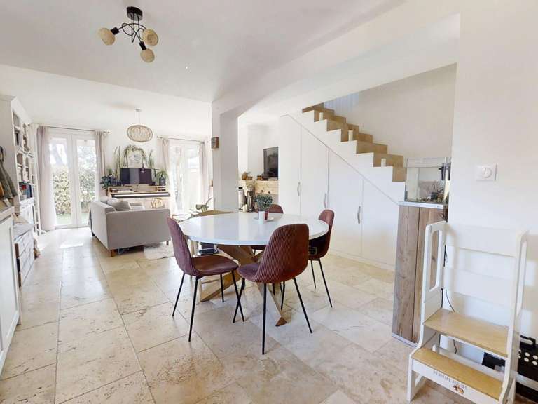 House Six-Fours-les-Plages - 3 bedrooms - 90m²