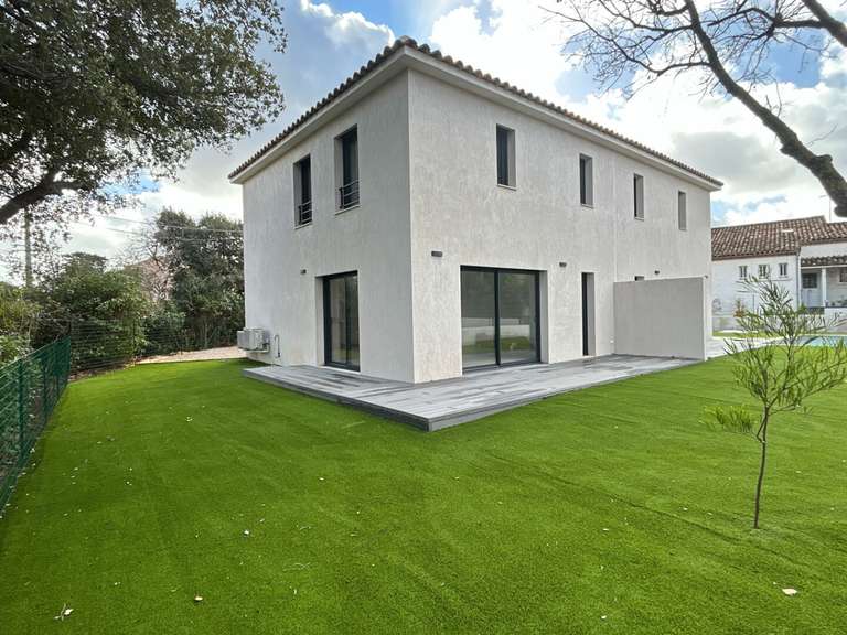 House Six-Fours-les-Plages - 3 bedrooms - 100m²