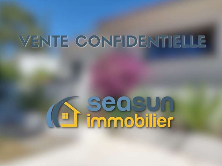 House Six-Fours-les-Plages - 4 bedrooms - 170m²
