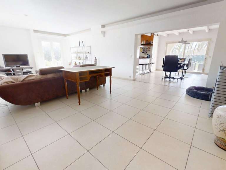 House Six-Fours-les-Plages - 5 bedrooms - 170m²