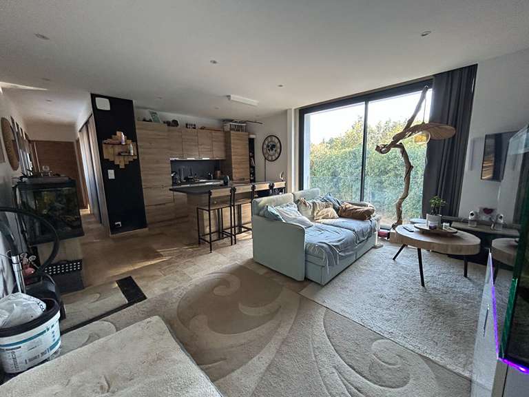 House Six-Fours-les-Plages - 5 bedrooms - 215m²