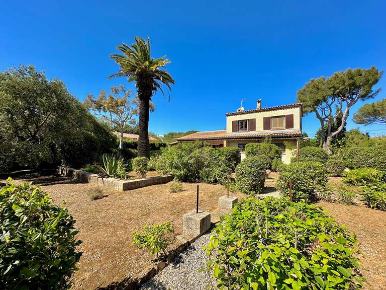 Maison Six-Fours-les-Plages - 3 chambres - 150m²