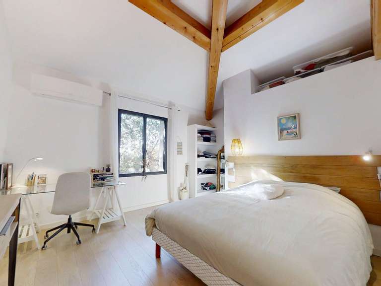 House Six-Fours-les-Plages - 4 bedrooms - 170m²