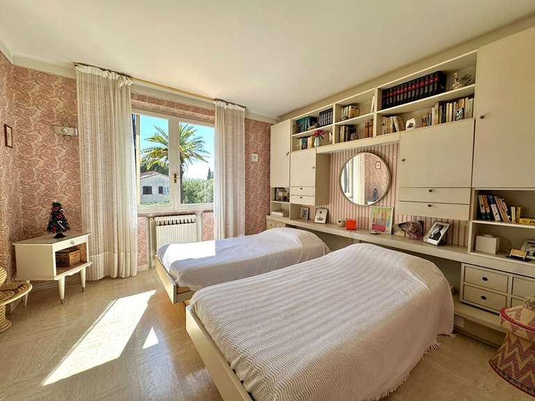 Maison Six-Fours-les-Plages - 3 chambres - 150m²