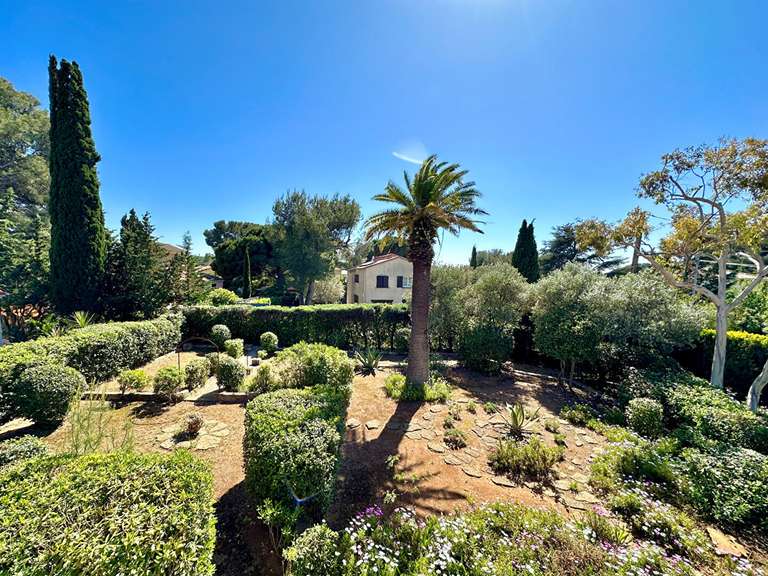 Maison Six-Fours-les-Plages - 3 chambres - 150m²