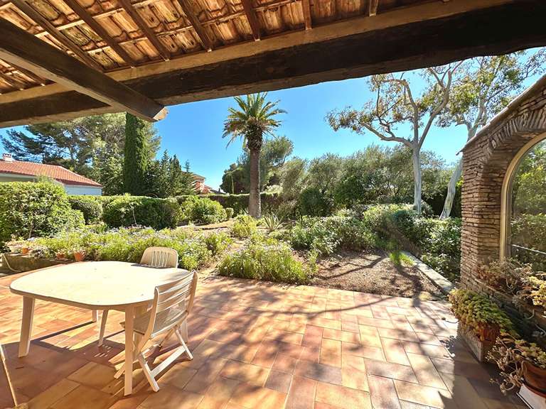 Maison Six-Fours-les-Plages - 3 chambres - 150m²