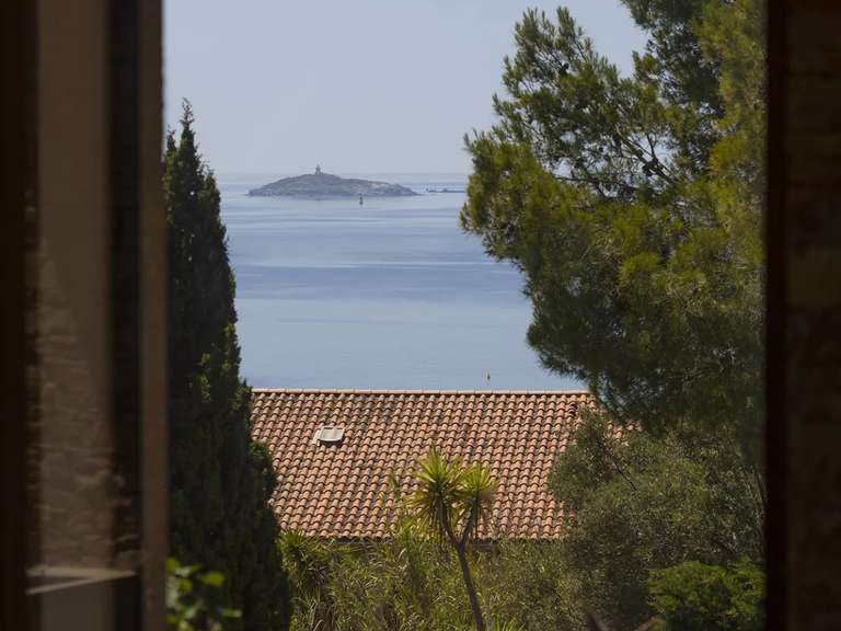 Maison Six-Fours-les-Plages - 200m²