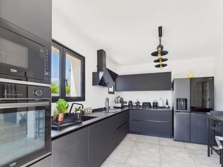 Maison Six-Fours-les-Plages - 4 chambres - 141m²