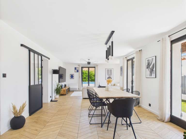 Maison Six-Fours-les-Plages - 4 chambres - 141m²